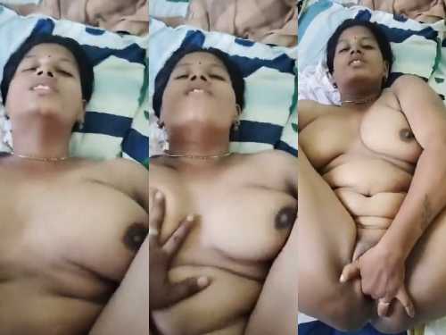 After getting released, horny Bhabhi started fingering her pussy in front of her lover