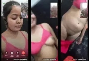 Chubby girl showed her pussy to the boss on video call